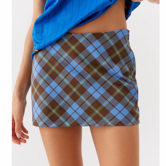 NWT UO Plaid Mini Skirt PRICE FIRM - Picture 2 of 5